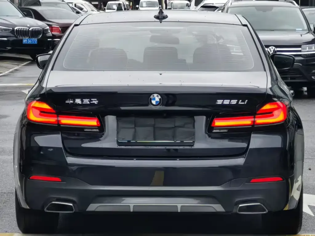 BMW 5 Series — фото 4