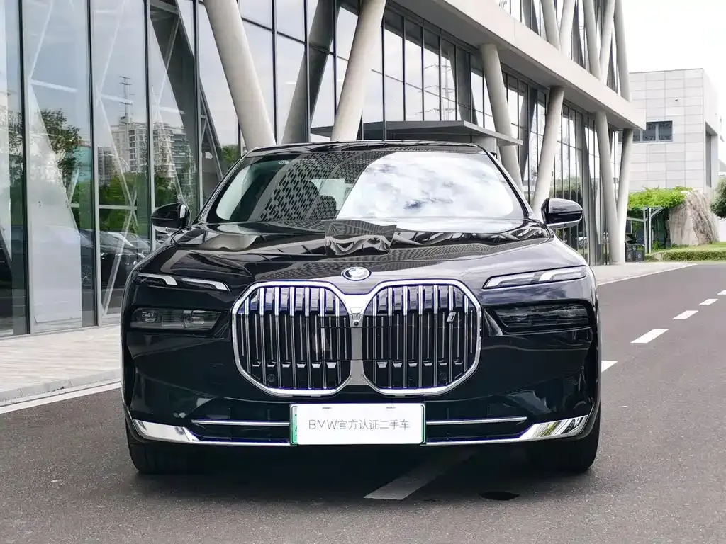 BMW i7 — фото 4