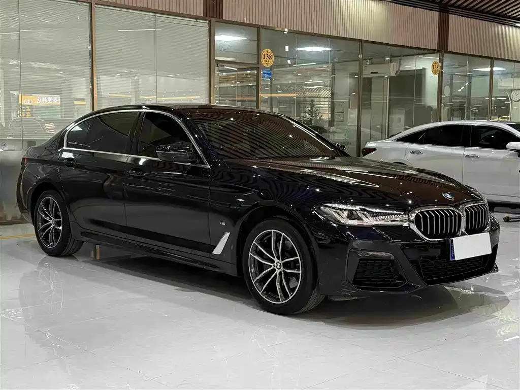BMW 5 Series — фото 10