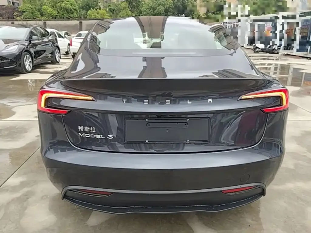 Tesla Model 3 — фото 8