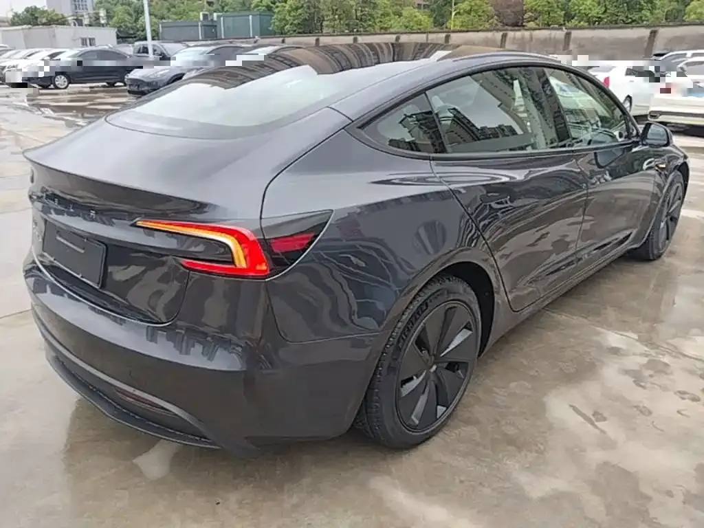 Tesla Model 3 — фото 3