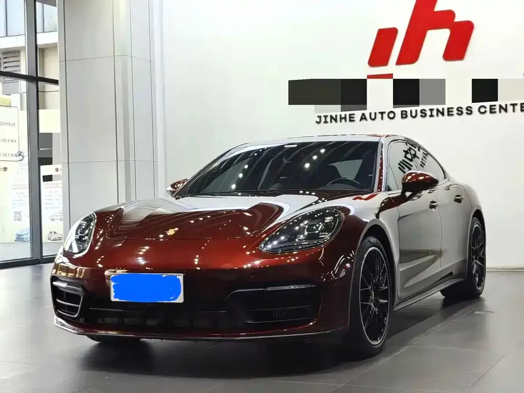 Porsche Panamera — фото 1