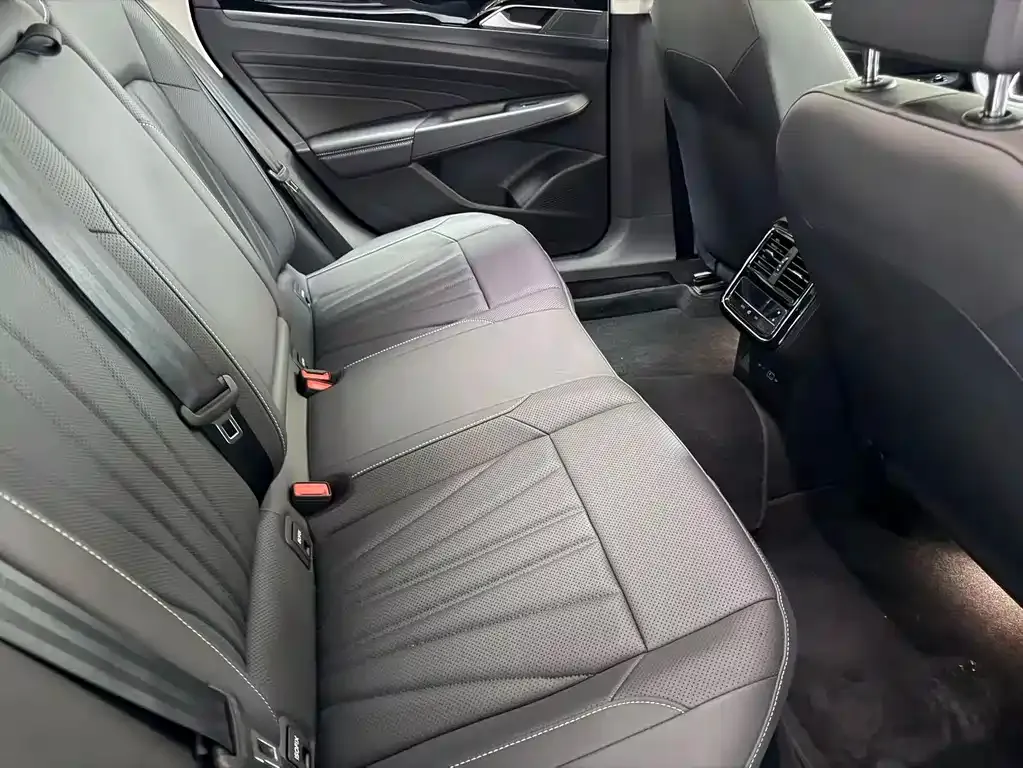 Volkswagen Passat — фото 5