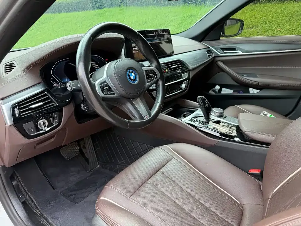 BMW 5 Series New Energy — фото 3