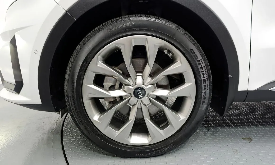 Kia Sorento — фото 9