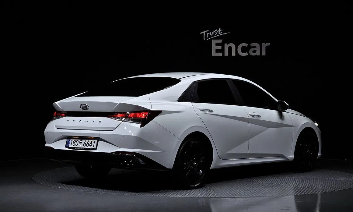 Hyundai AVANTE — фото 3