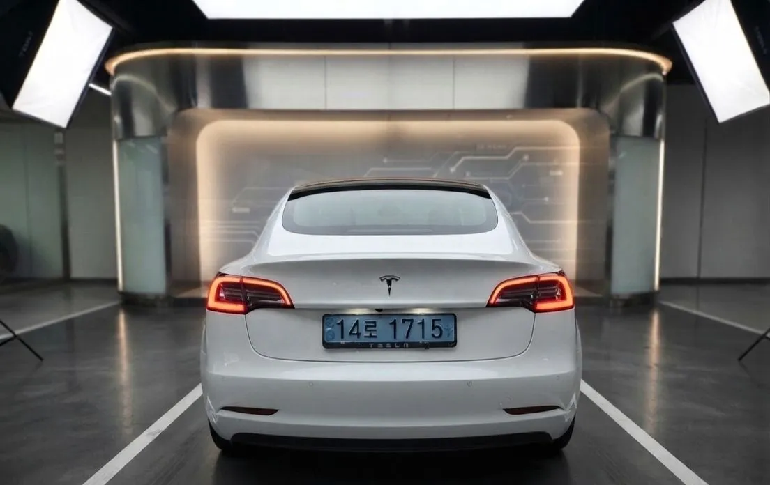 Tesla Model 3 — фото 2