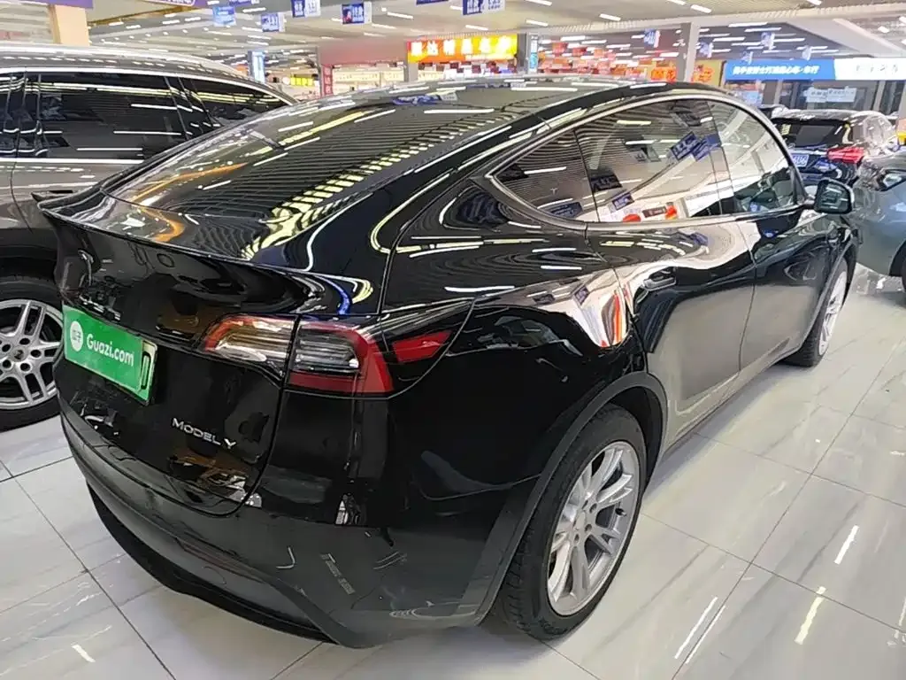 Tesla Model Y — фото 6