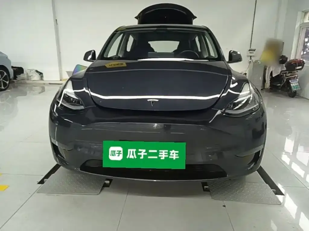 Tesla Model Y — фото 9