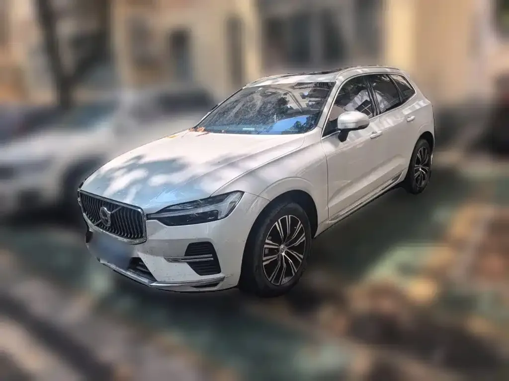 Volvo XC60 — фото 1