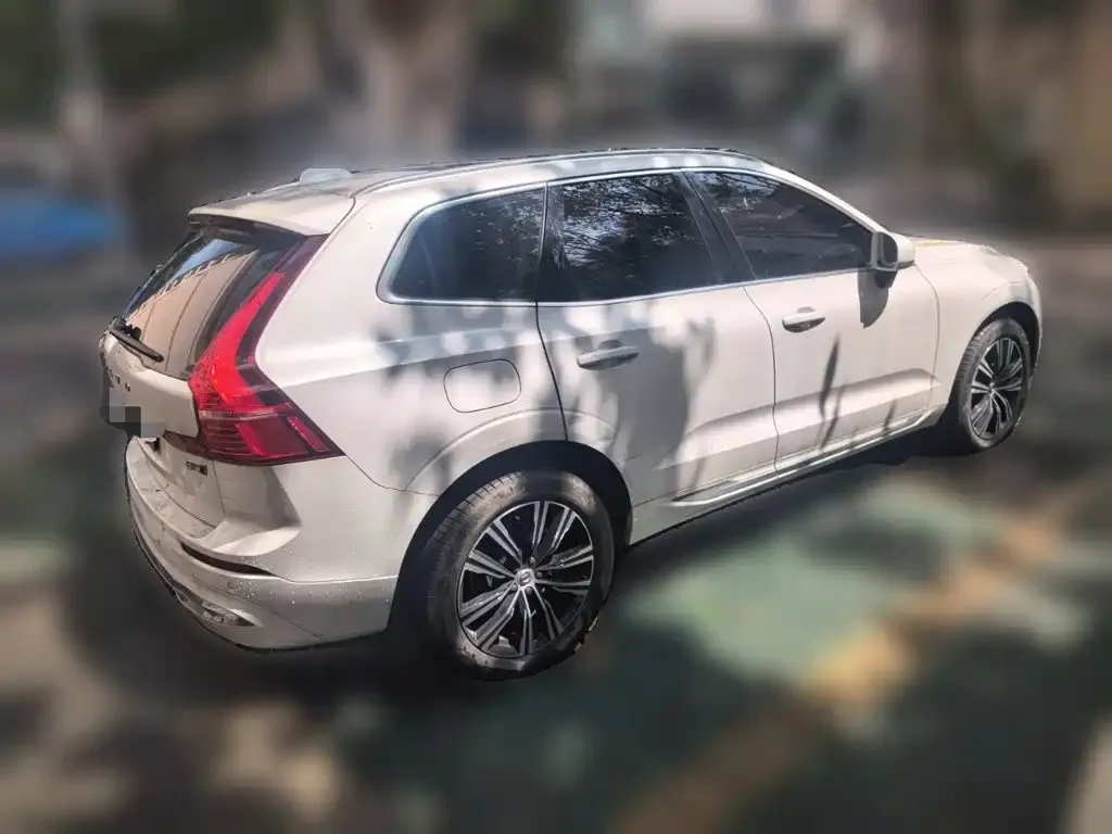 Volvo XC60 — фото 8