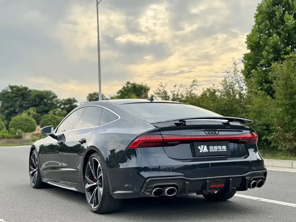 Audi S7 — фото 2