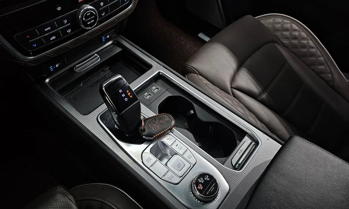 KG Mobility (Ssangyong) Rexton — фото 10