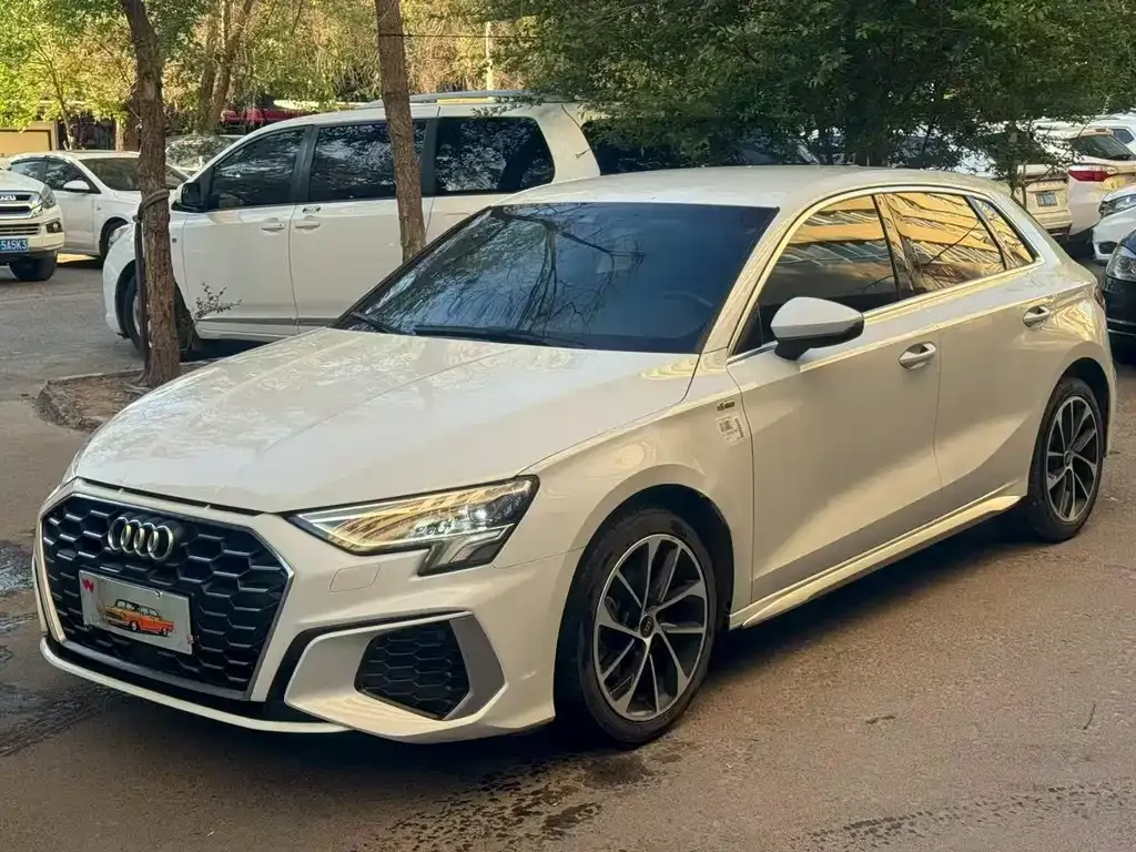 Audi A3 — фото 1