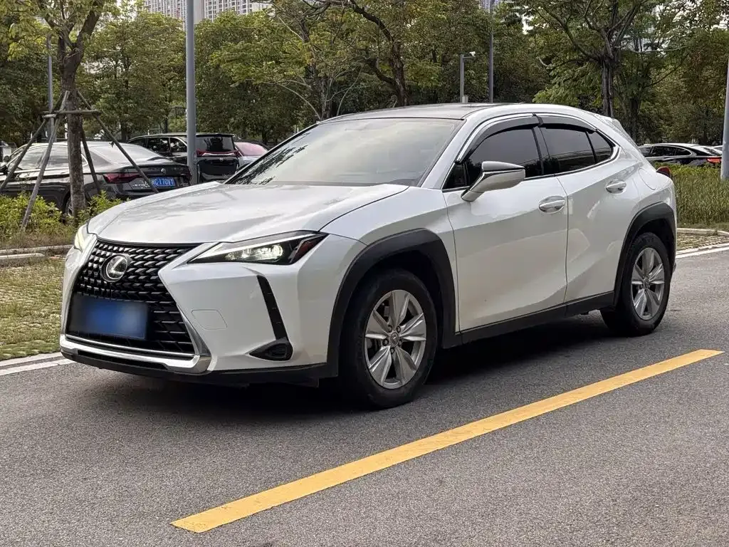 Lexus UX — фото 10