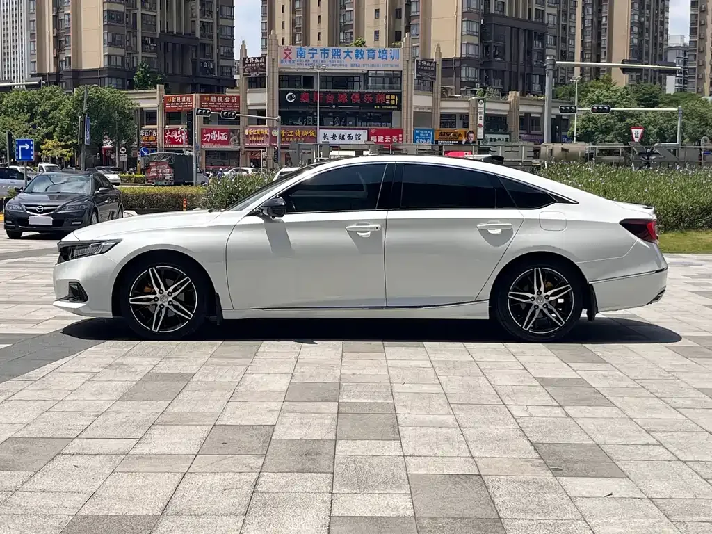 Honda Accord — фото 5