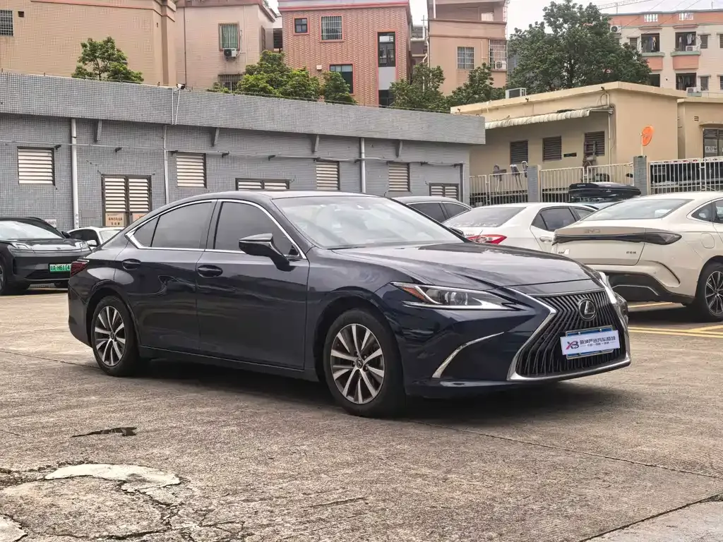 Lexus ES — фото 4