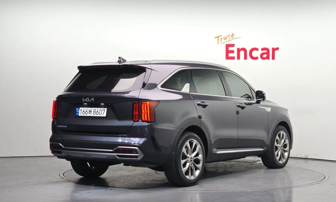 Kia Sorento — фото 8