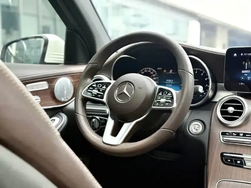 Mercedes-Benz GLC — фото 6