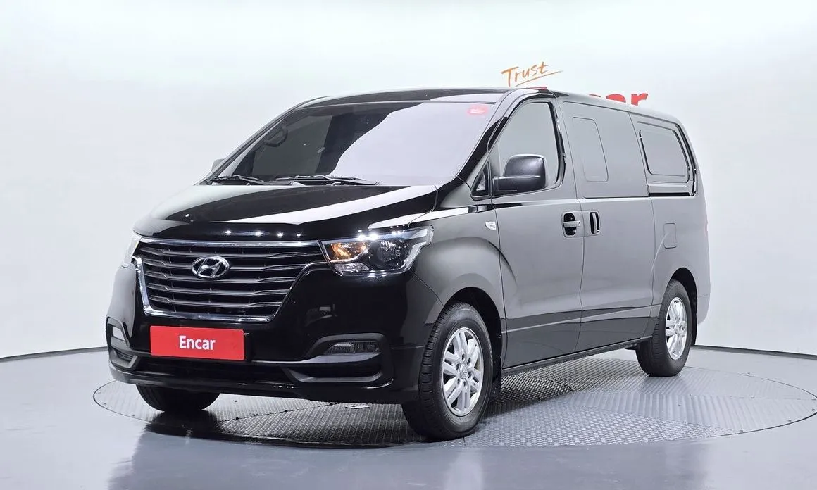 Hyundai Starex — фото 1