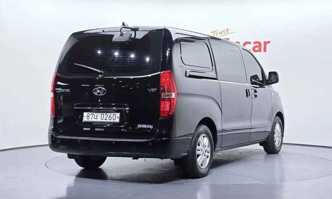 Hyundai Starex — фото 2