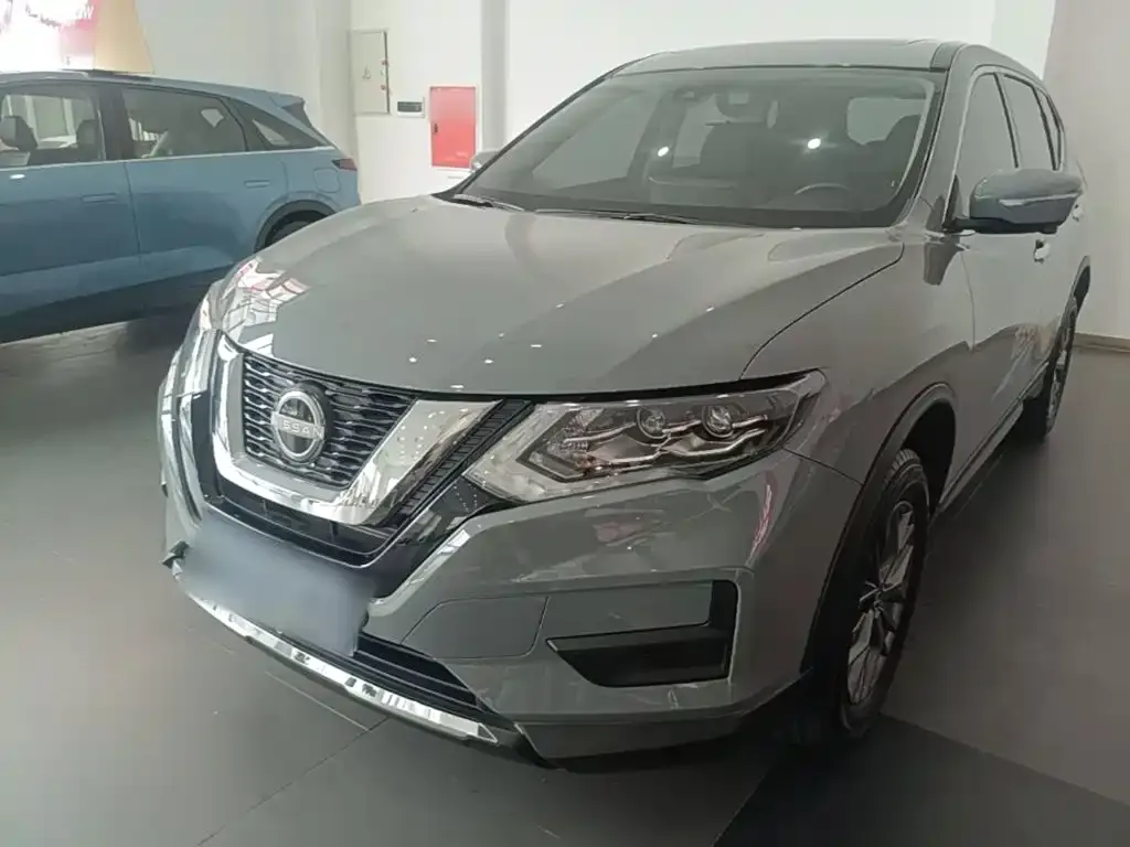 Nissan X-Trail — фото 1