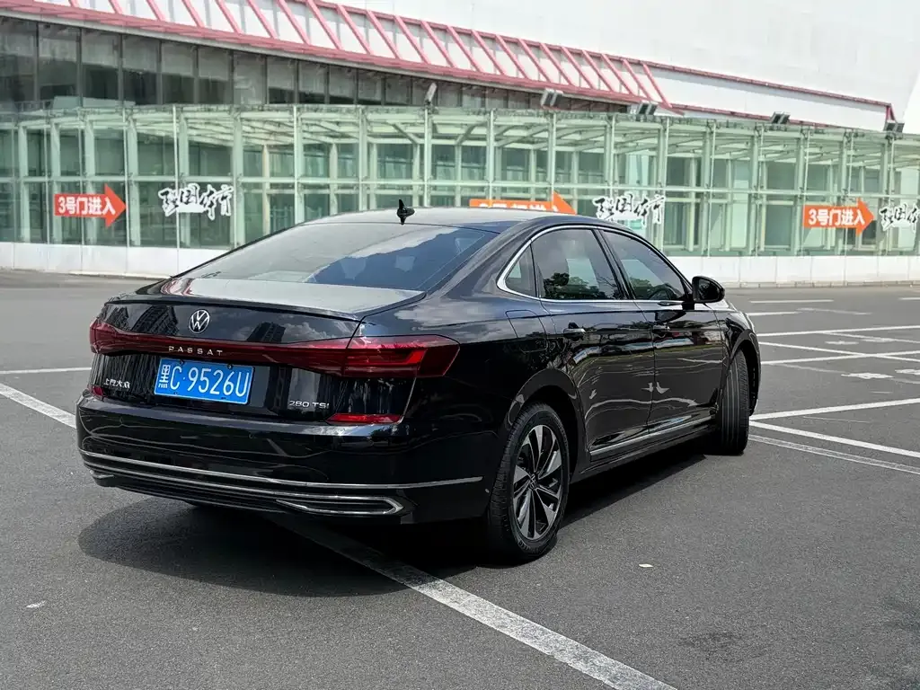 Volkswagen Passat — фото 3