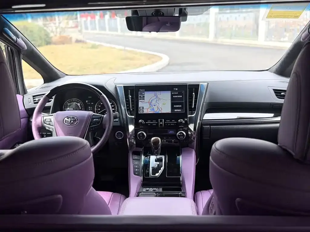 Toyota Alphard — фото 5