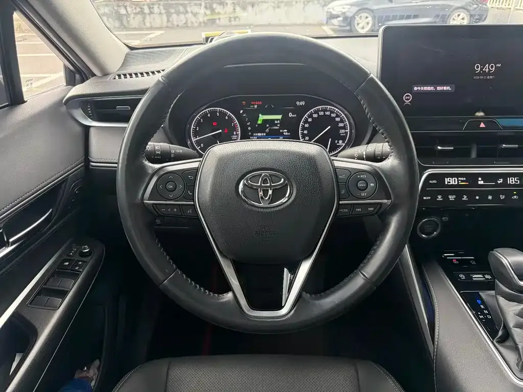 Toyota Harrier — фото 2