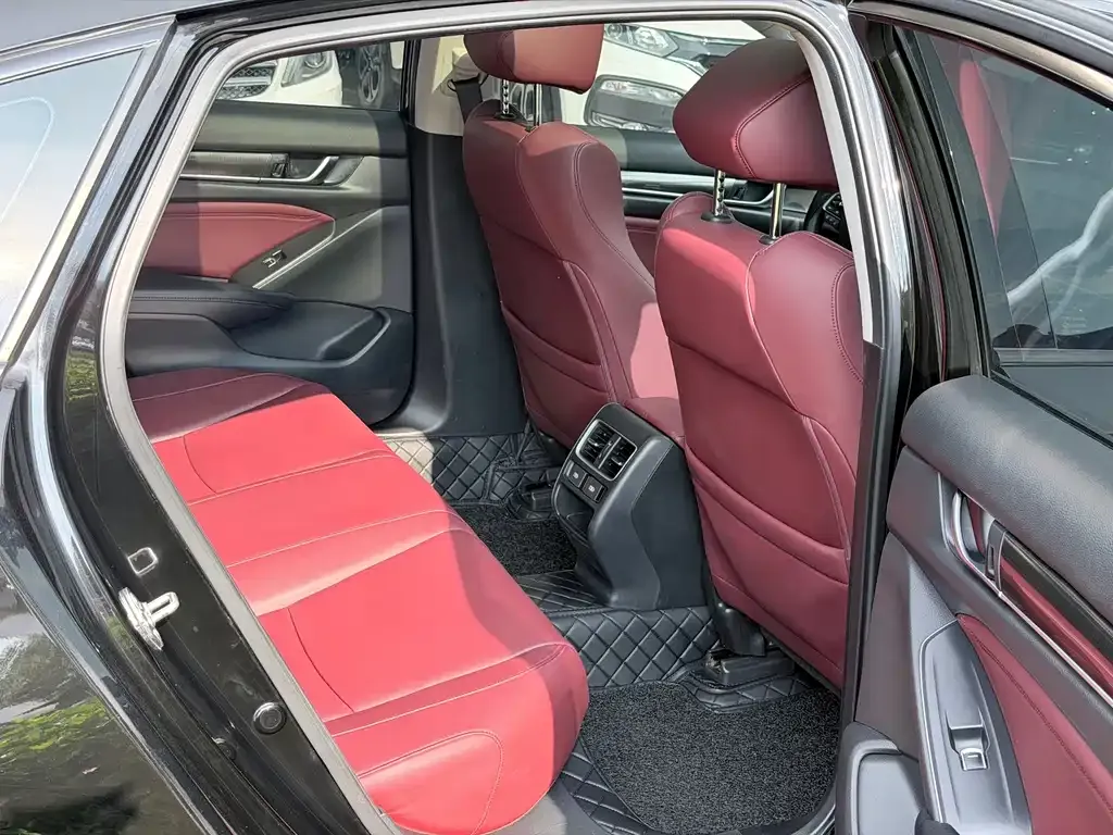 Honda Accord — фото 3