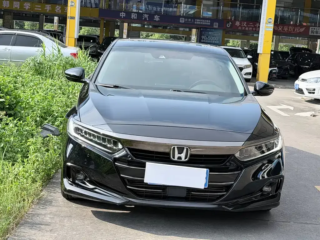 Honda Accord — фото 10