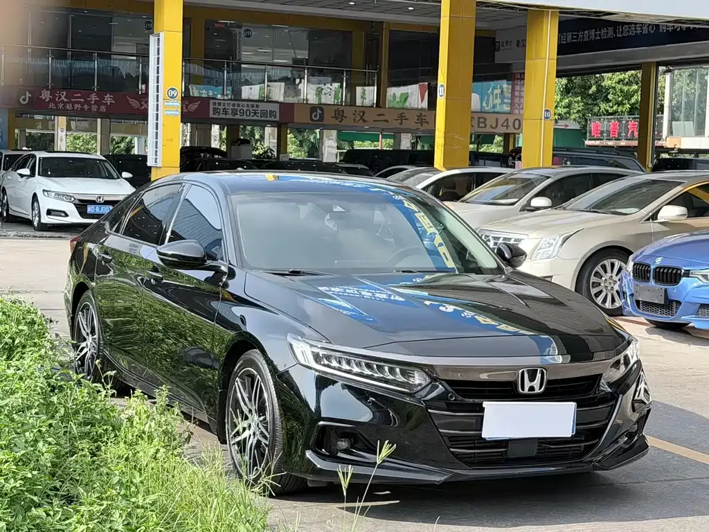 Honda Accord — фото 9