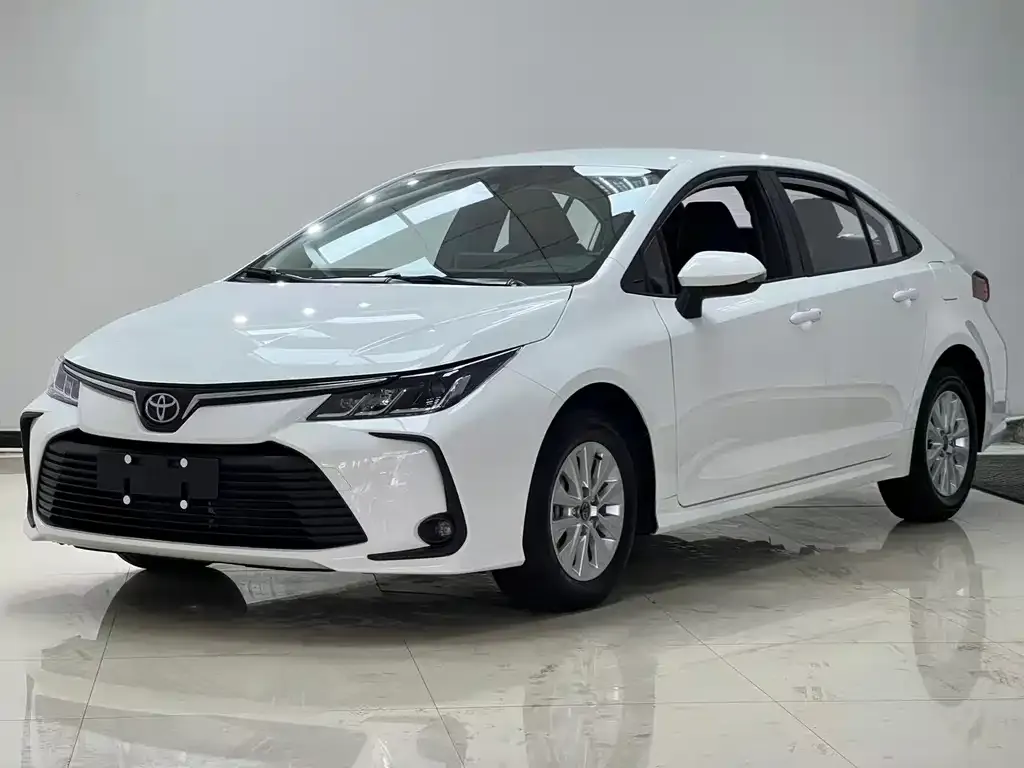 Toyota Corolla — фото 1