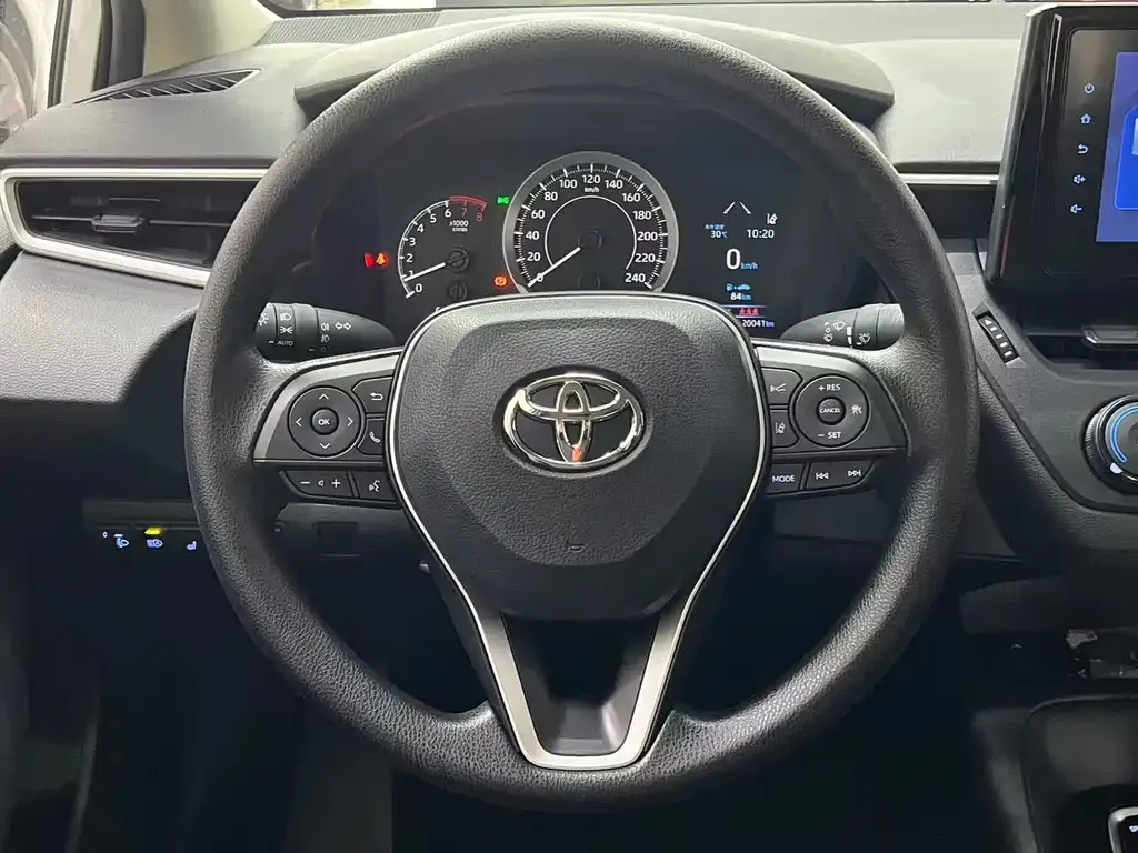 Toyota Corolla — фото 10