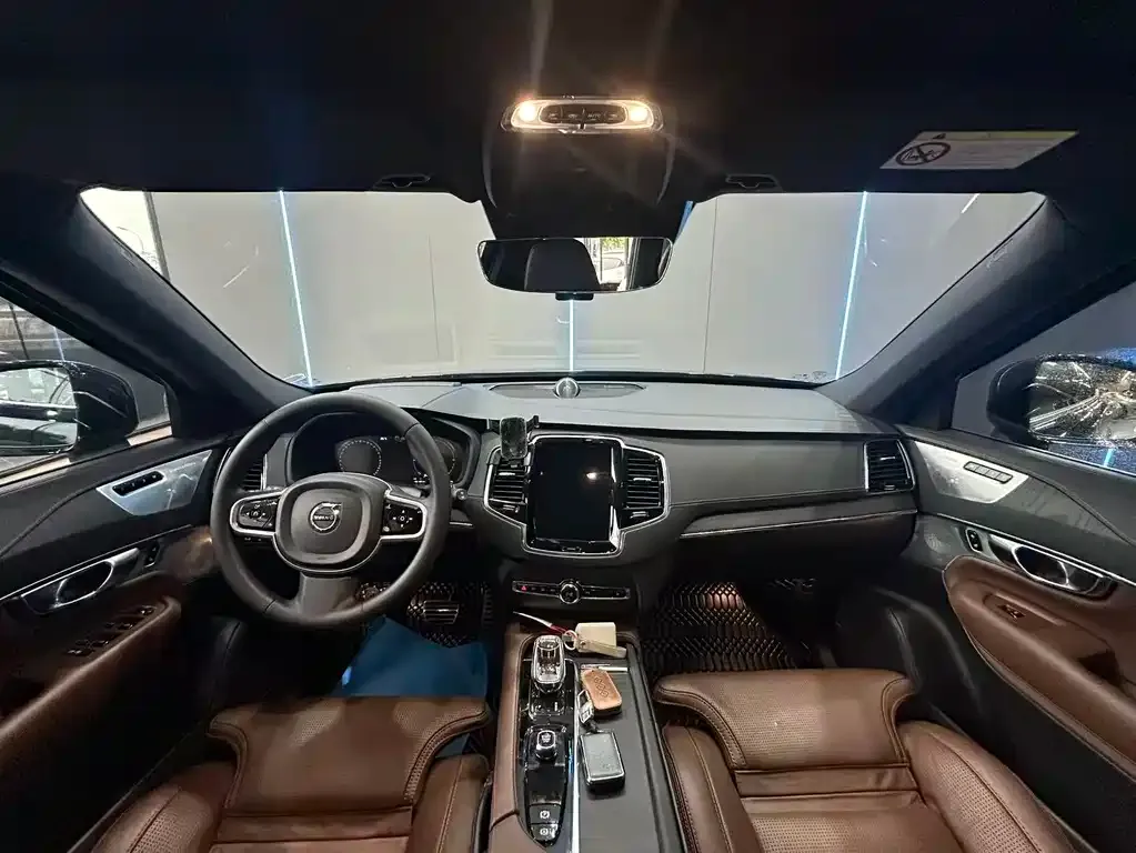 Volvo XC90 PHEV — фото 6