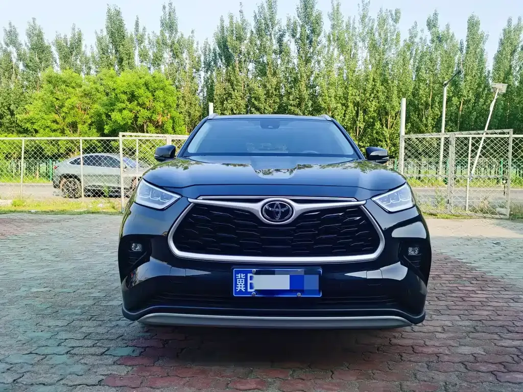 Toyota Highlander — фото 10