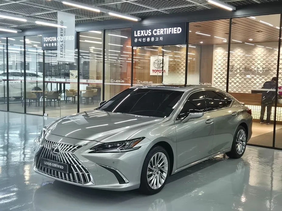 Lexus ES — фото 1