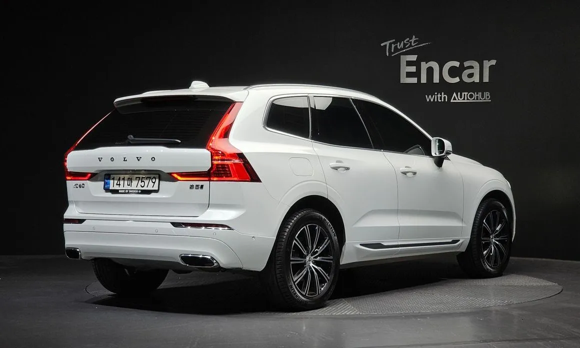 Volvo XC60 — фото 8