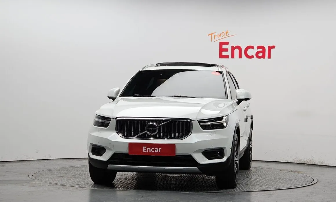 Volvo XC40 — фото 4
