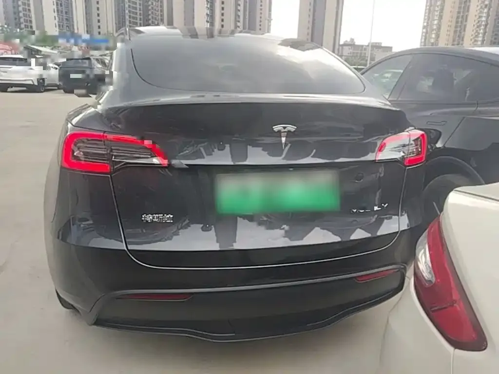 Tesla Model Y — фото 7
