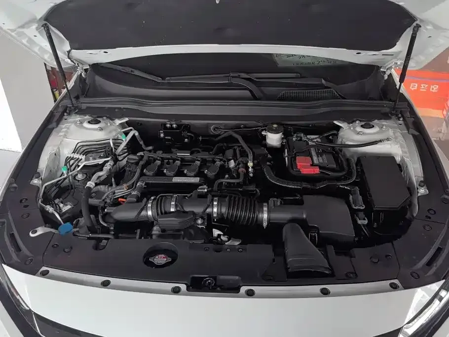 Honda Accord — фото 9