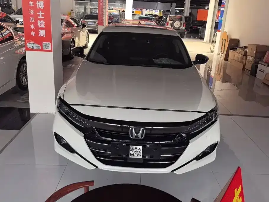 Honda Accord — фото 10