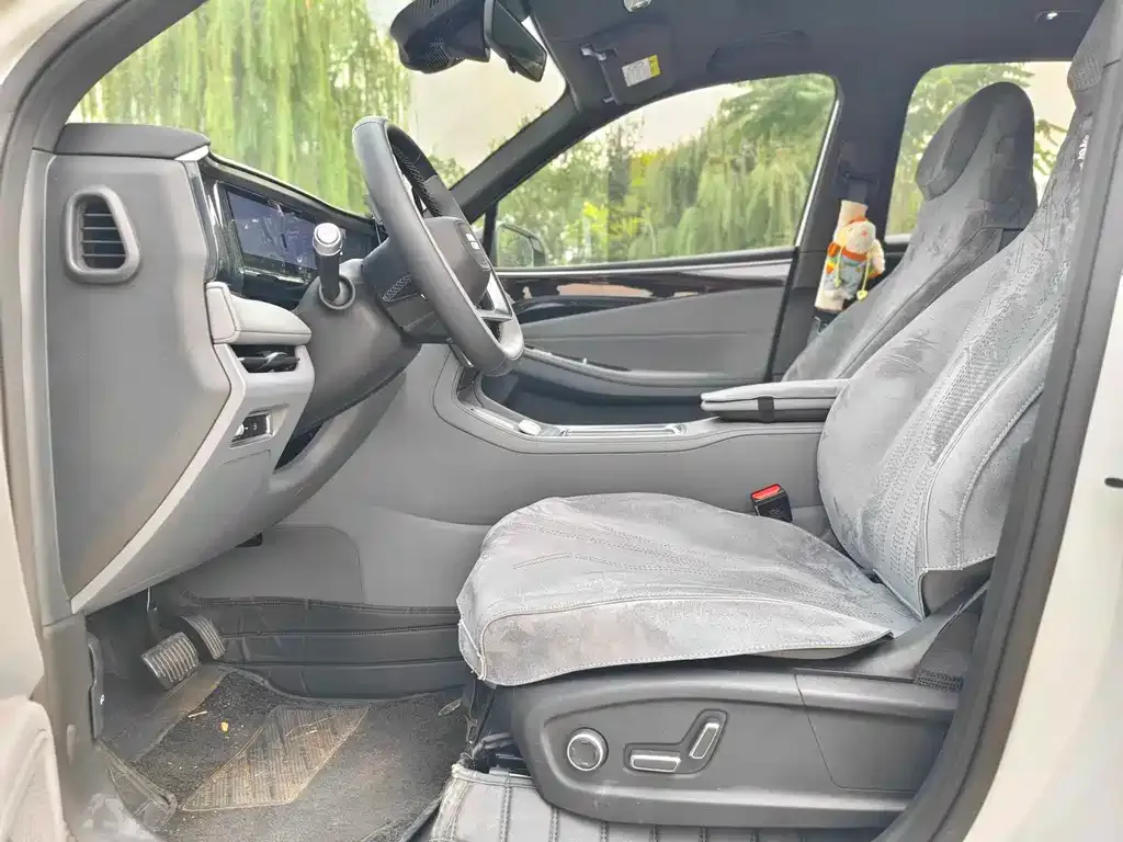 Geely Galaxy L7 — фото 10