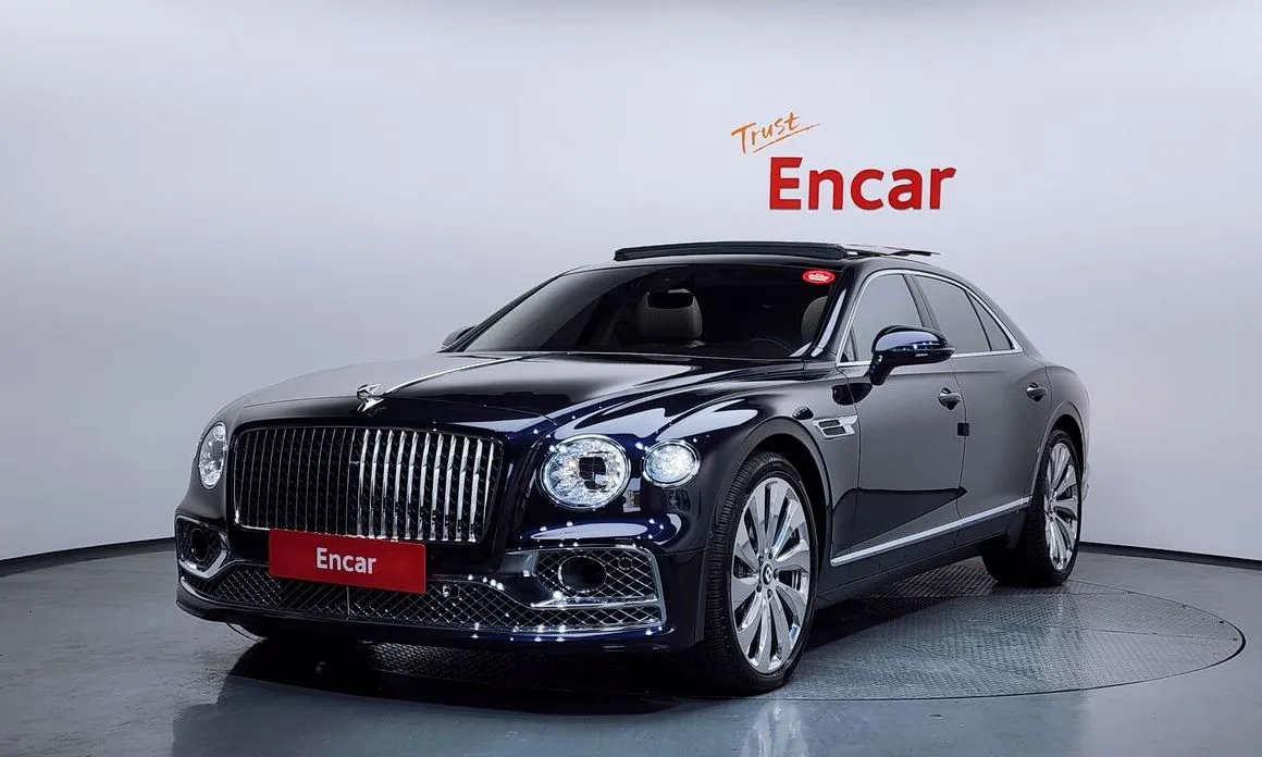 Bentley Flying Spur — фото 1