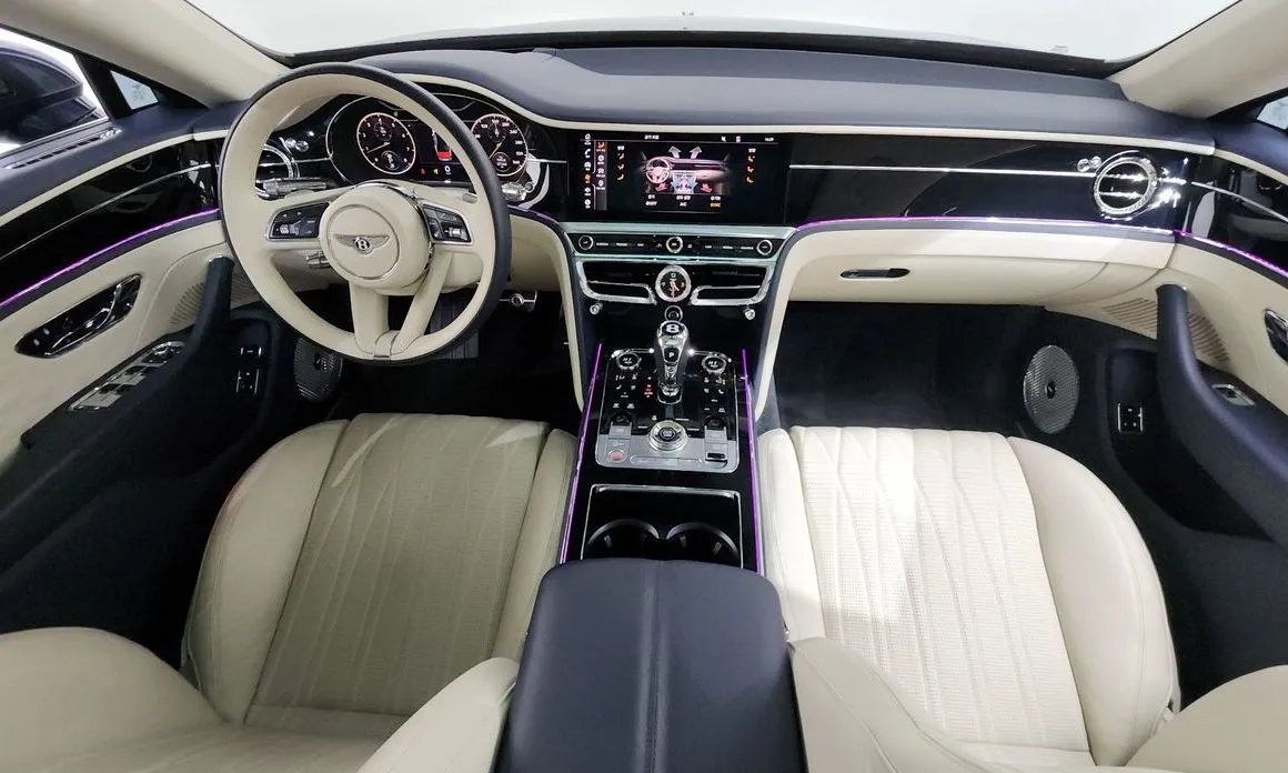 Bentley Flying Spur — фото 6