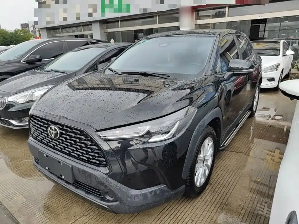 Toyota Corolla Cross — фото 1