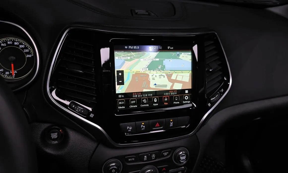 Jeep Cherokee — фото 6