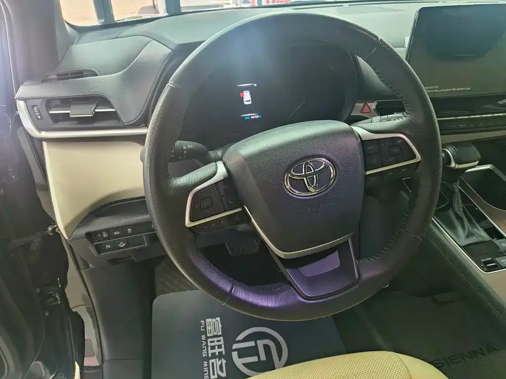 Toyota Granvia — фото 8
