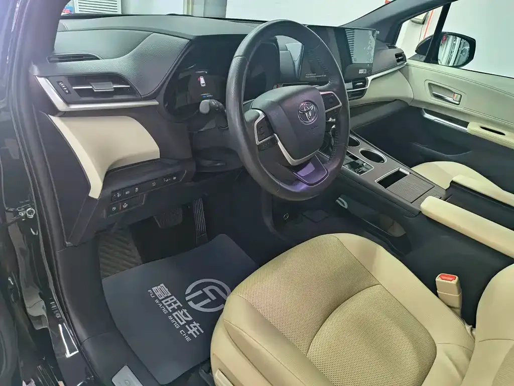 Toyota Granvia — фото 3