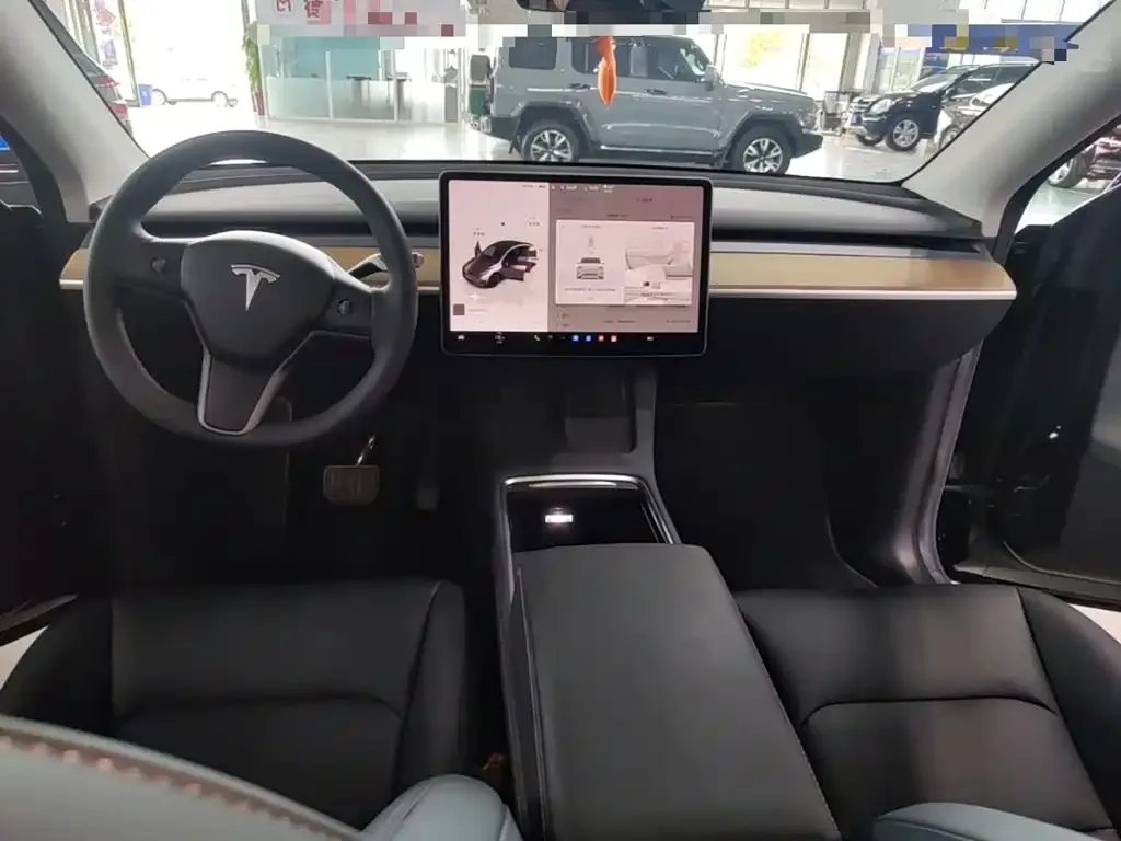 Tesla Model Y — фото 3